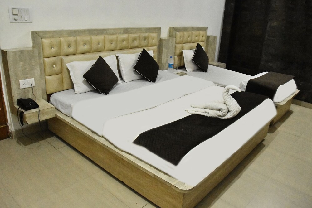 Hotel Neelkanth Mahadev Hotel & Resorts