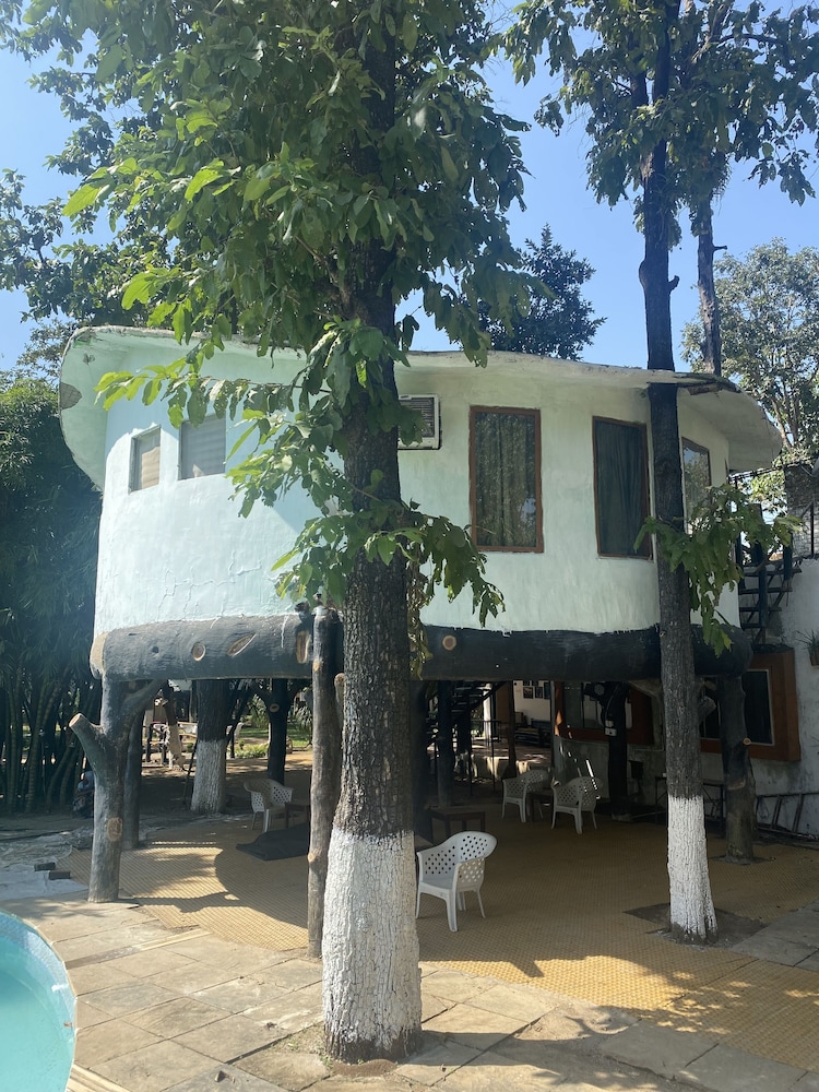 Tigerwoods Kanha Resorts & Spa view 3