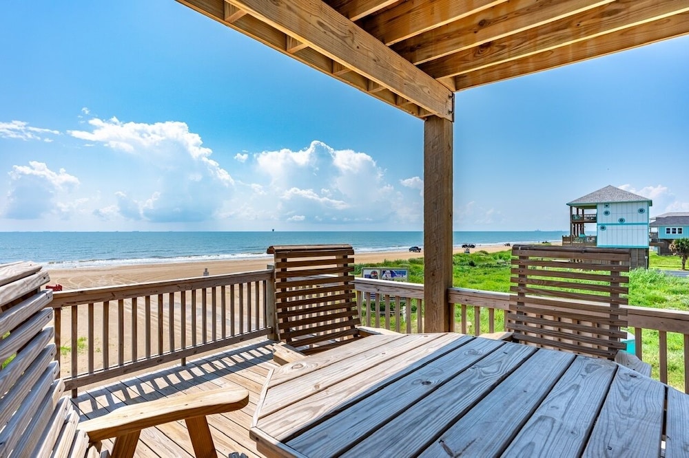 Oceanfront Manor 4 Bedroom Home