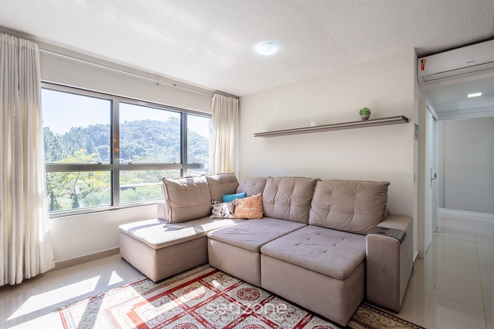 Beautiful Apartment in Building With Pool Mpb0034