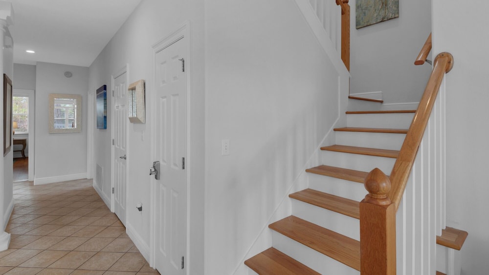 Fabulous Seagrove Home,4 Bed, 2 Pools, Tennis - Free Wifi view 2