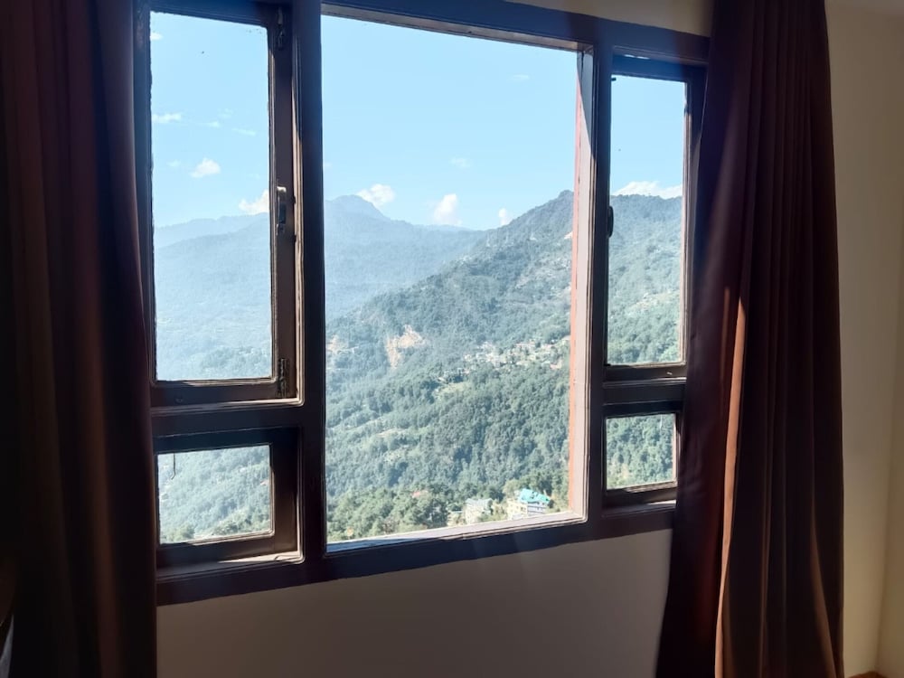 Goroomgo Kings Palace Gangtok