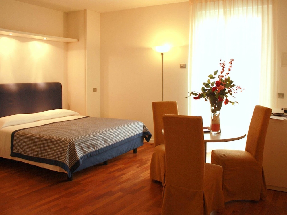 Elegant Apartment in Meina With Lake View photo 5