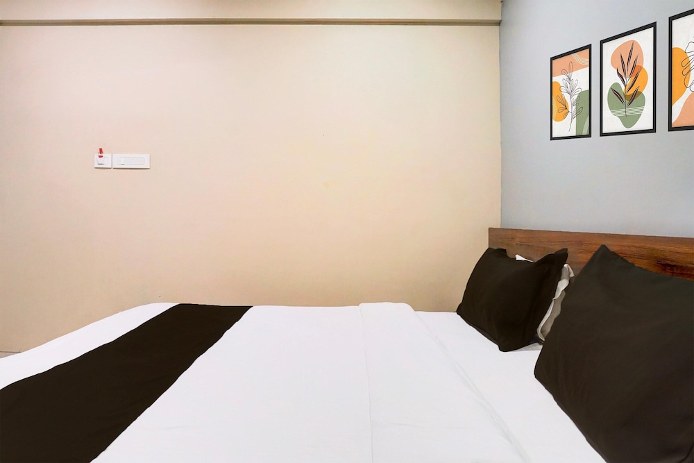 Elite Stays at Viman Nagar Kharadi