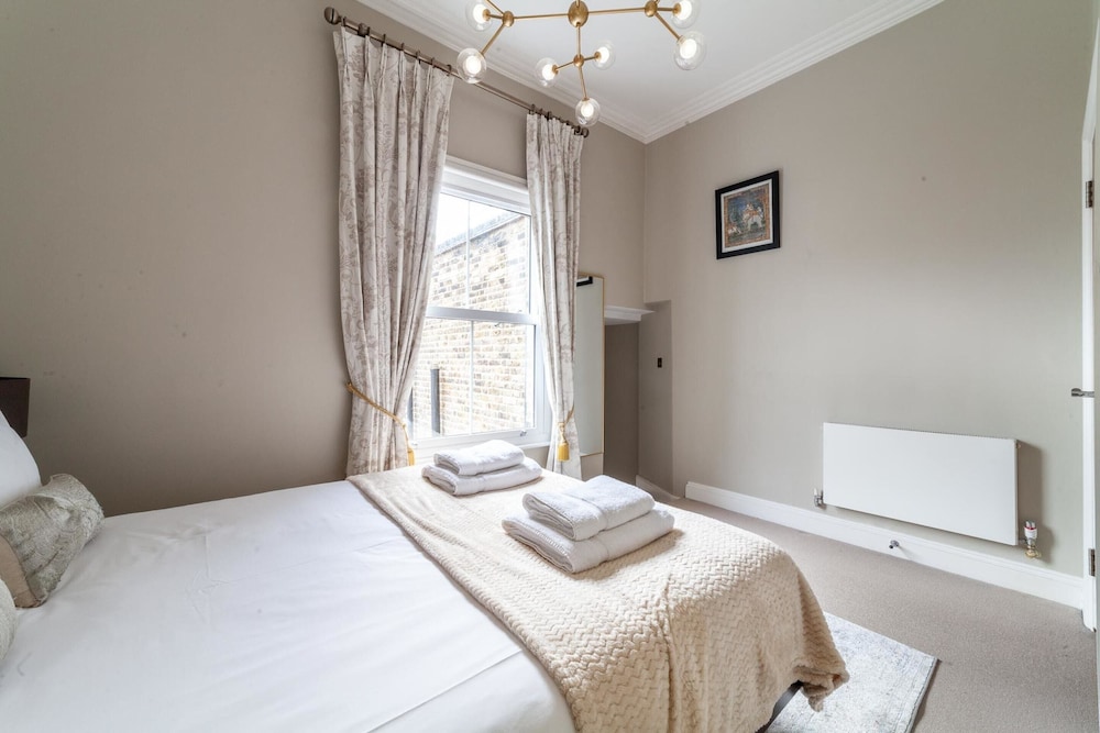 Elegant Chelsea Hideaway