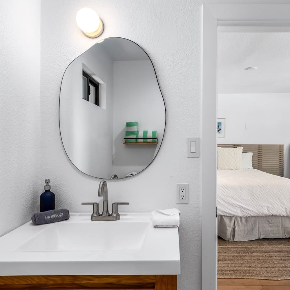 The Yucca Hotel- Entire Boutique Buyout