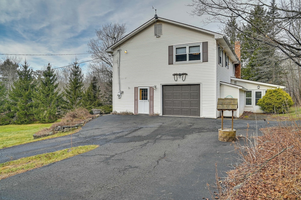 Vacation Rental Home ~ 2 Mi to Windham Mountain! view 4