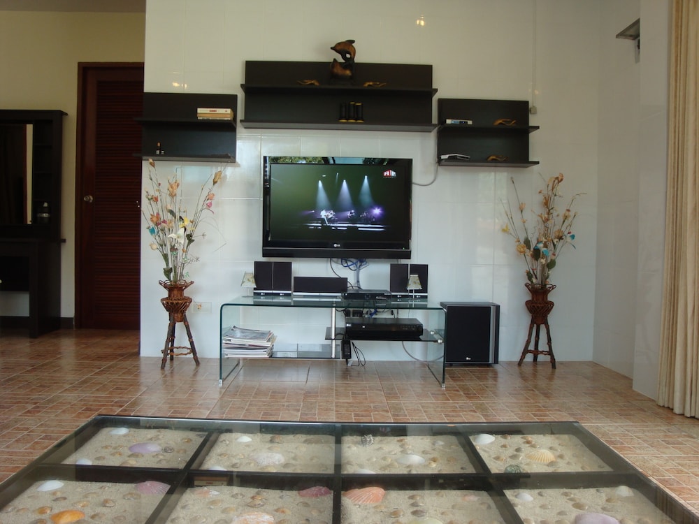 Baan Dork Bua Villa