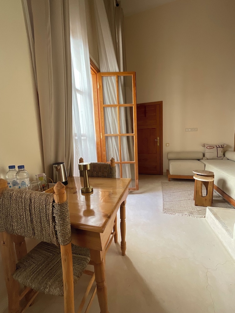 Riad Al Muhandiz