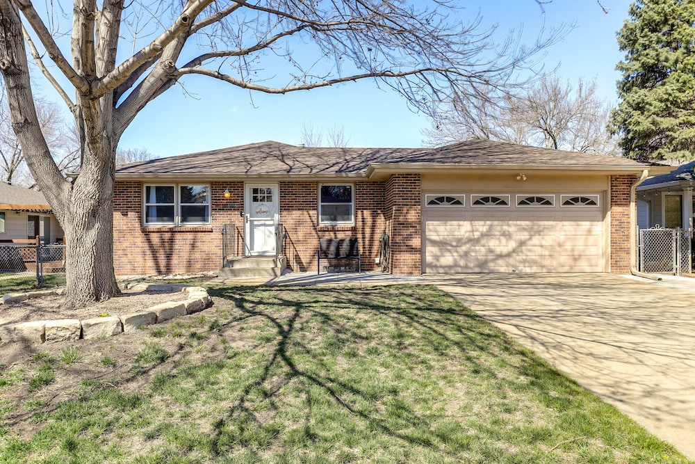 Family-friendly Lincoln Home w/ Sandbox & Grill! view 4