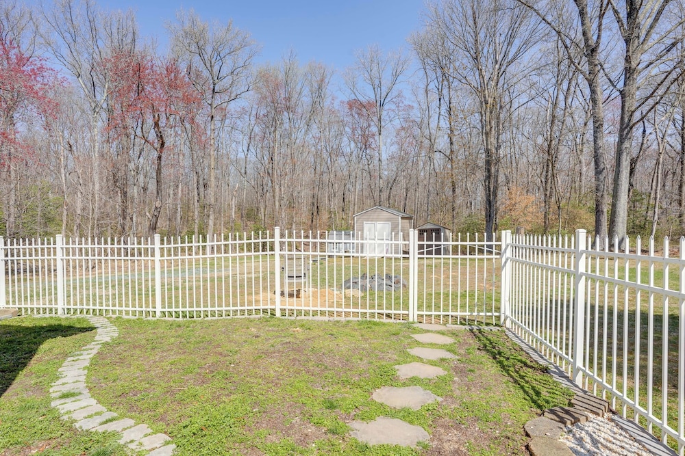 5 Mi to Dtwn Fredericksburg: Family Gem w/ Yard