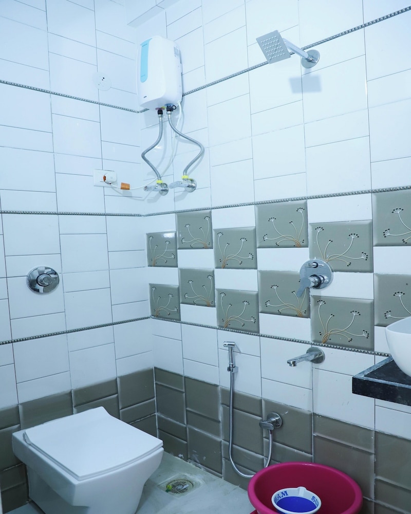 Hotel Devanshri Rooms & Restaurant