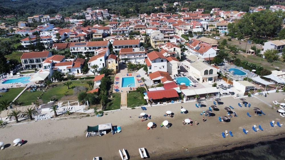 Likourgos beach apartments