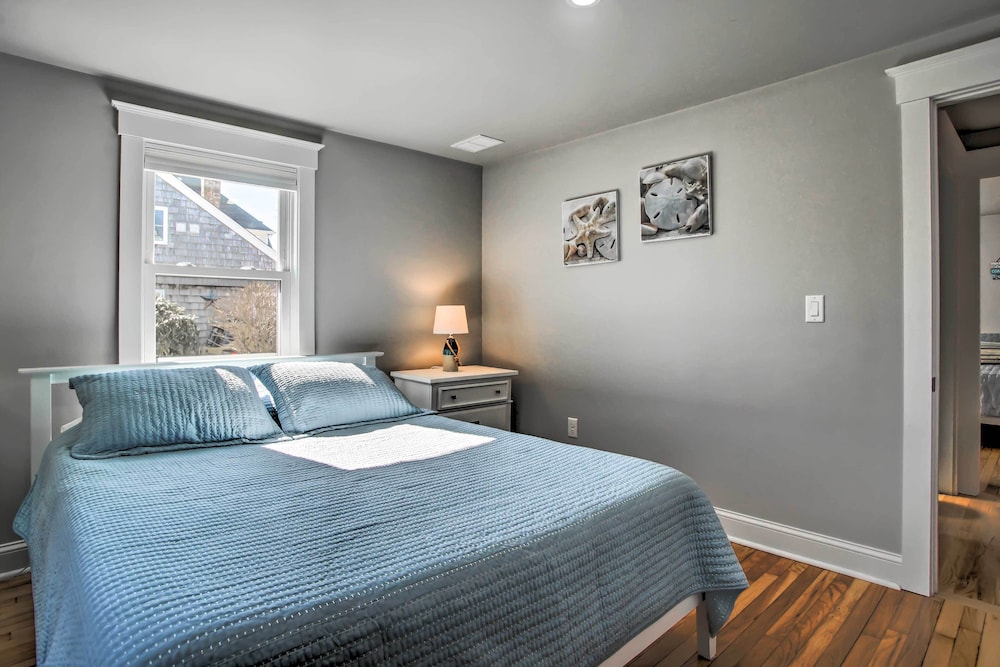 Walk to Shore: Updated Buzzards Bay Cottage! view 3