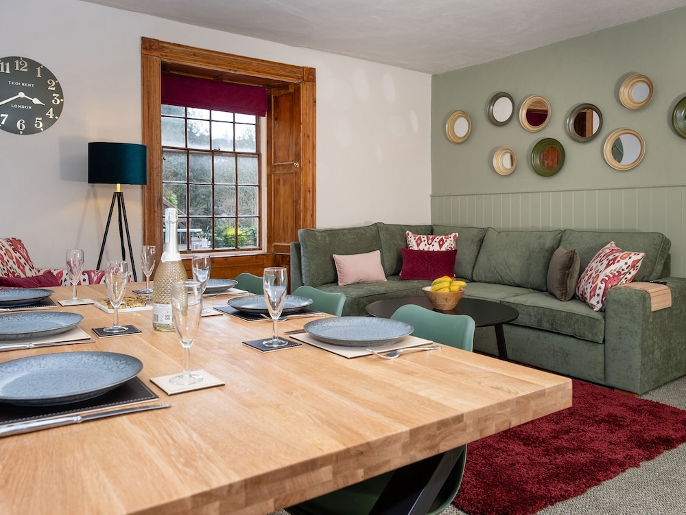 Watermouth Castle, Rhododendron Apartment