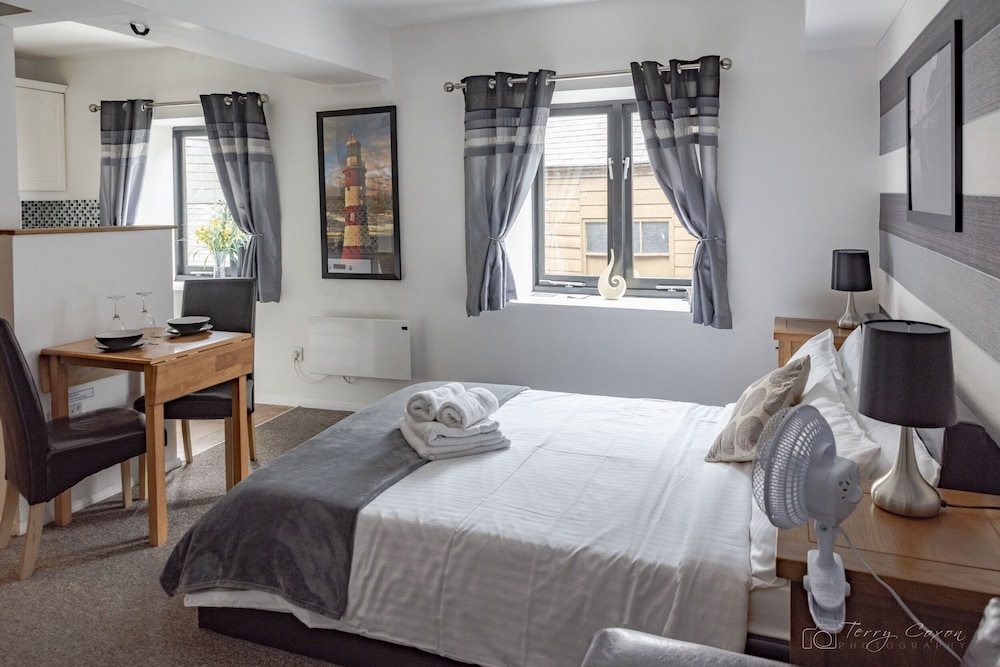 The Suite at Whitelane Lets view 4