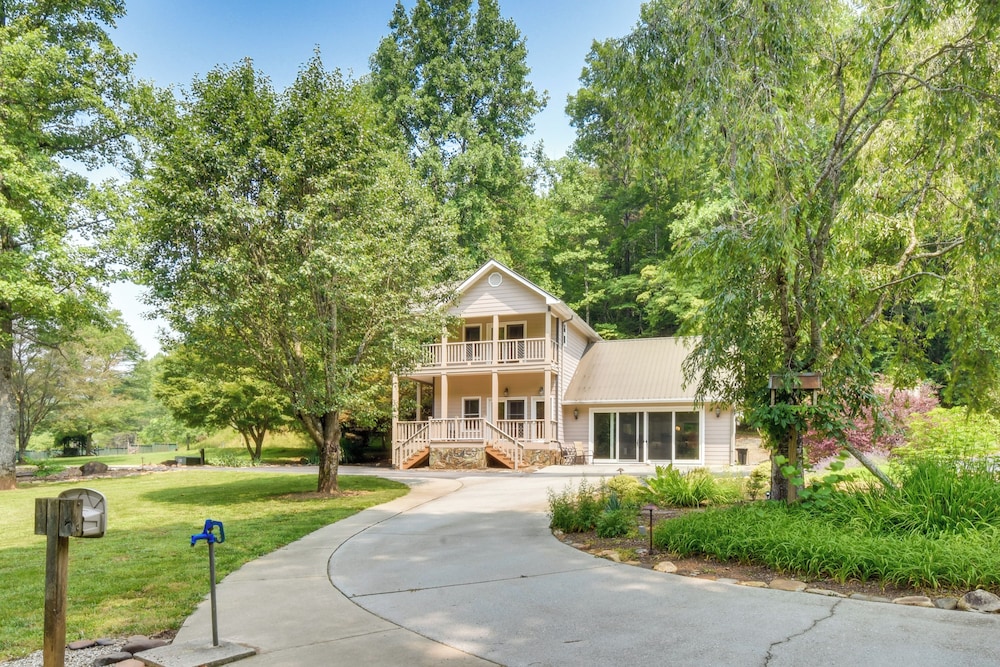 Riverfront Hayesville Retreat: Fishing & Kayaking! view 5