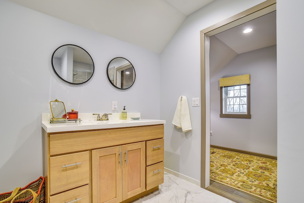 Seneca Lake Wine Trail Studio w/ Water View!