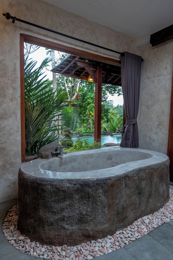 Hoshi Jungle Resort by Dhananjaya Hospitality