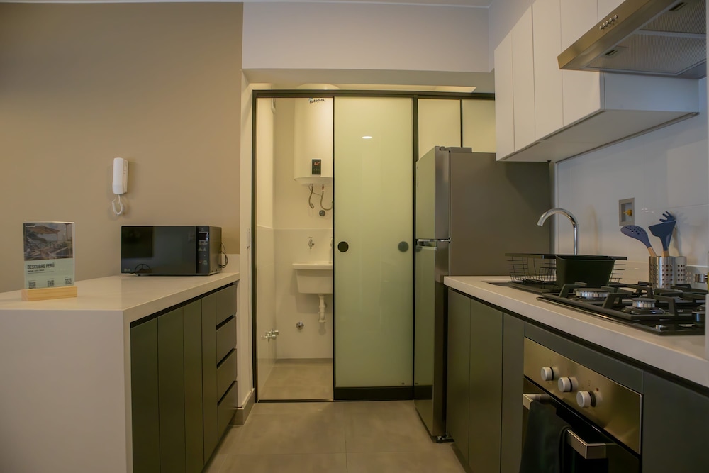 w Elegant 2BR w Distinctive Deco in Miraflores