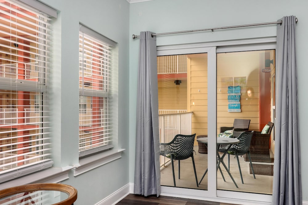 Paradise Shores 305
