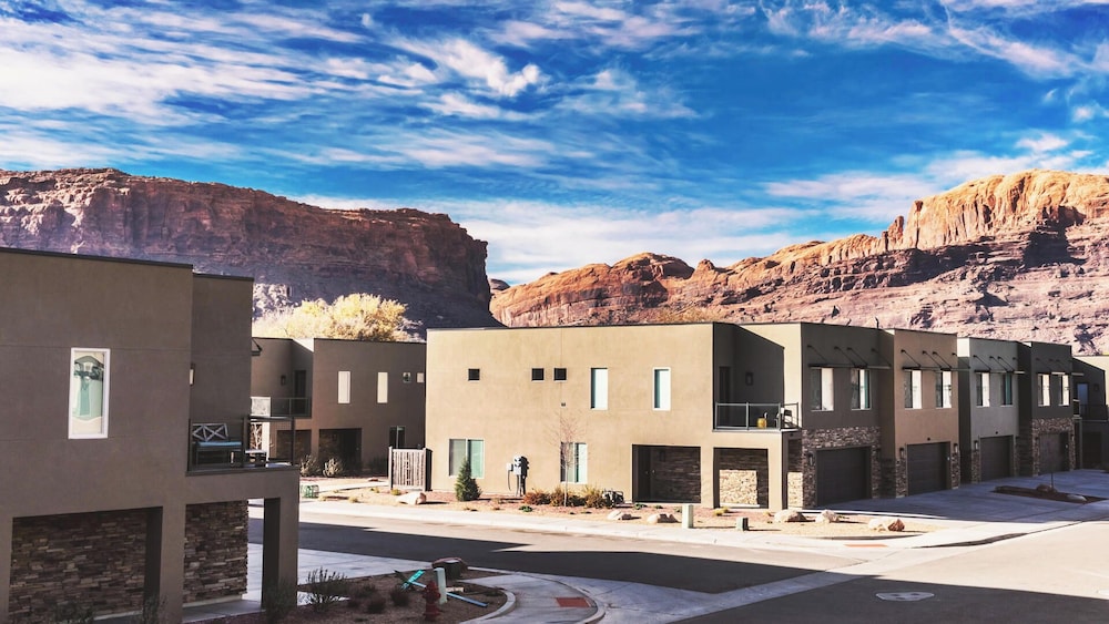 Entrada at Moab 590 and 594