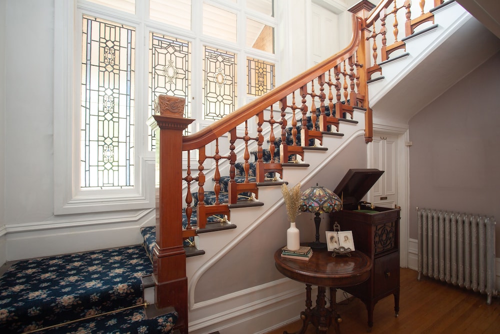 Ellerbeck Mansion Bed & Breakfast
