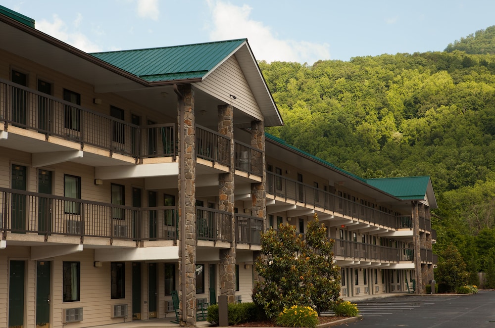 Cherokee Lodge