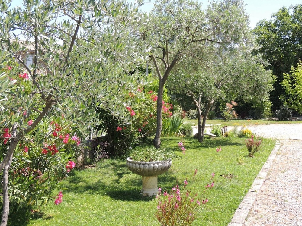 House in Vaison La Romaine With Heated Pool