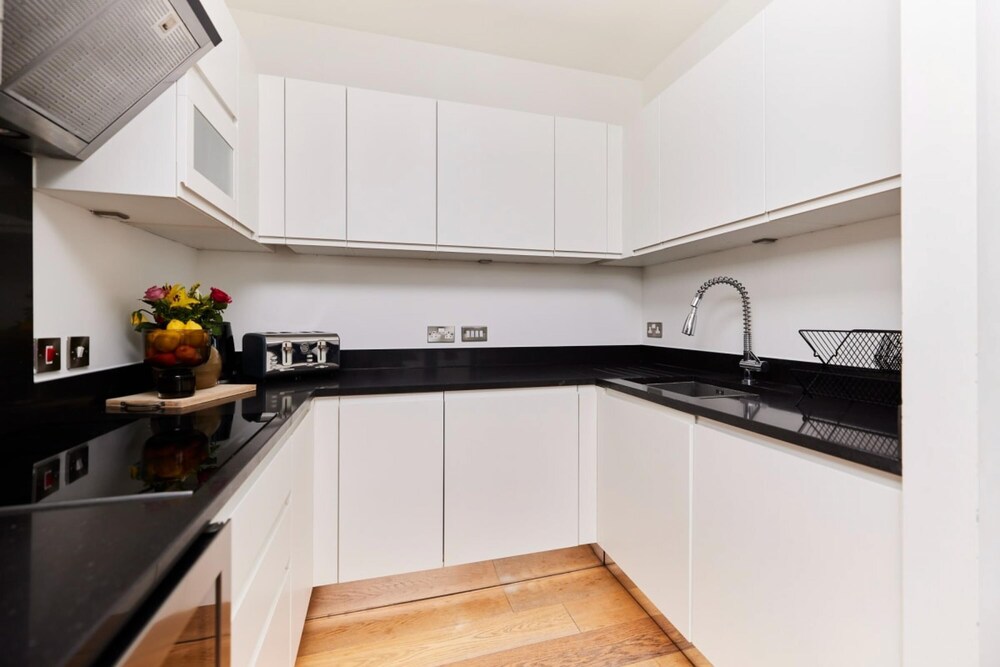 The Shoreditch Escape - Lovely 2bdr Flat With Balcony