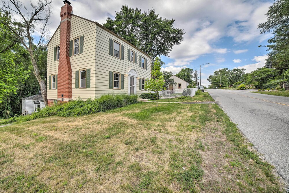 Pet-friendly Lake Getaway: 1 Block to Beach! view 5