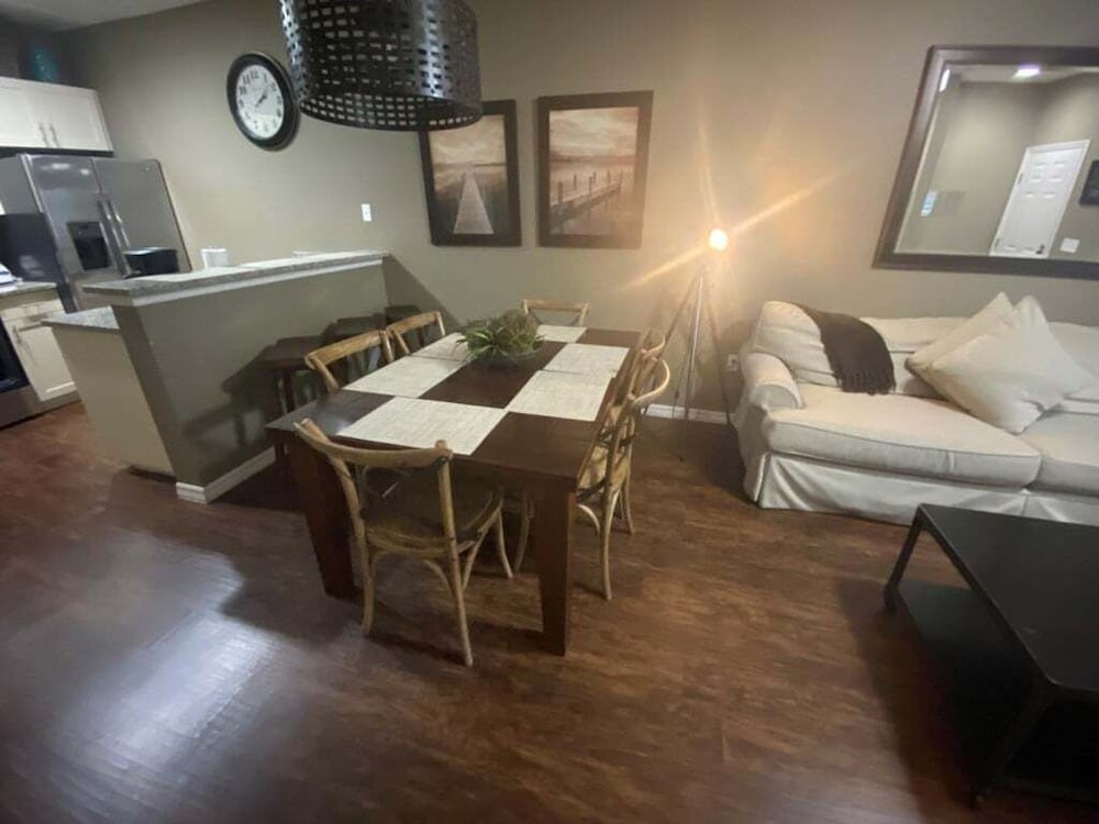 Family Retreat 3 Miles To Disney & Attractions 3 Bedroom Townhouse