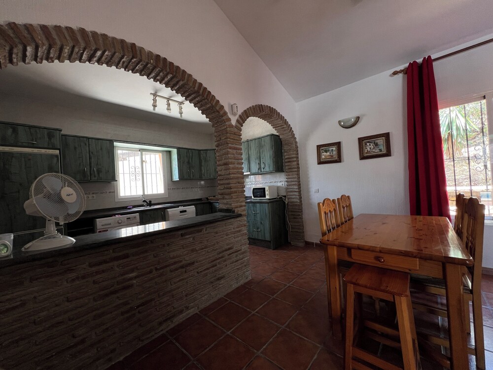 Cd-1383 Three Bedroom Villa With Pool