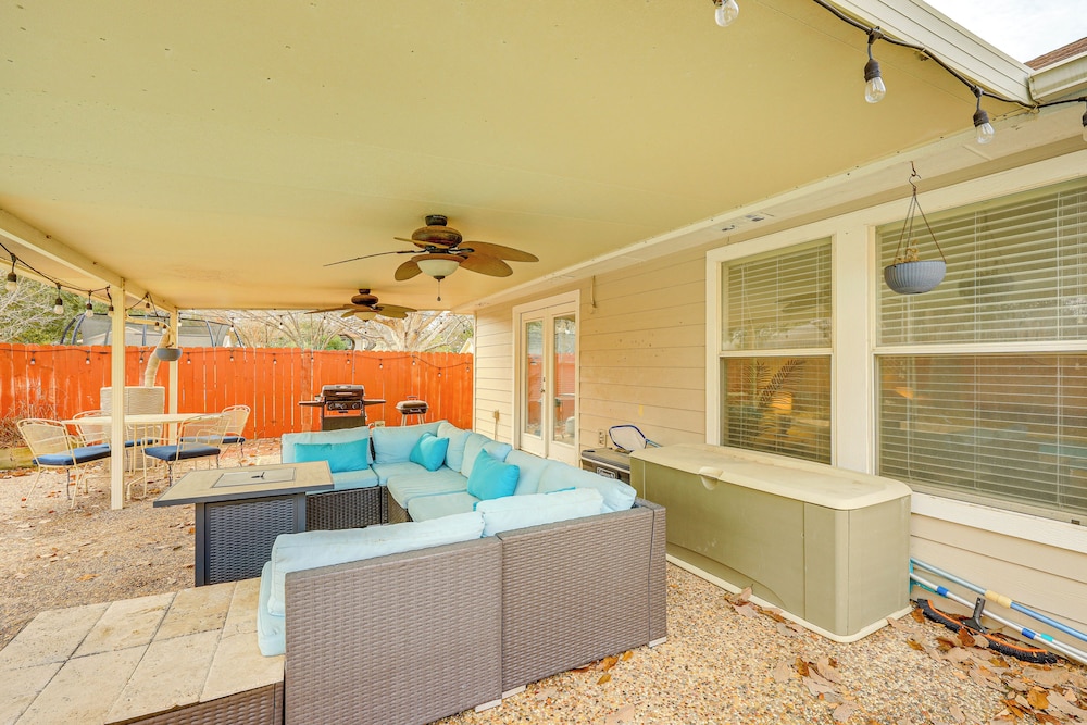 14 Mi to Dtwn San Antonio: Home w/ Pool & Yard