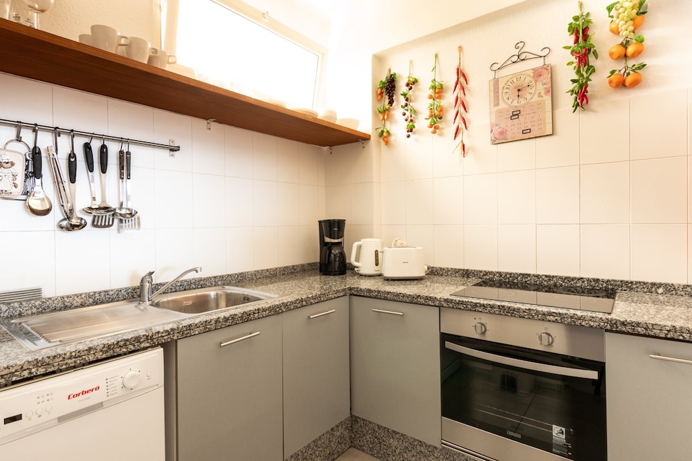 2 Br Aprt Ocean View photo 4