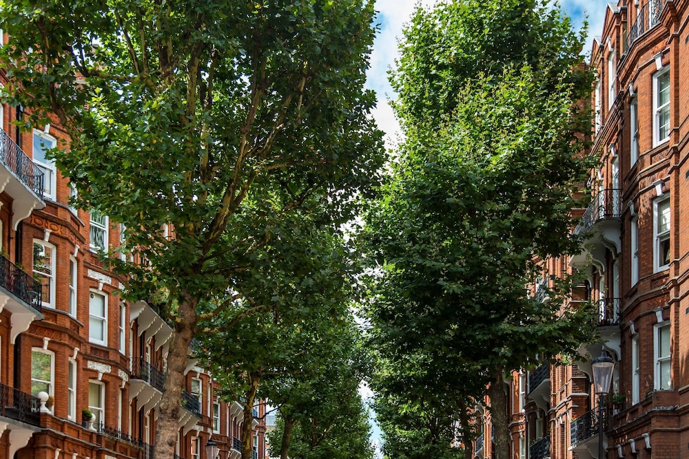 Cathcart Road IV by Onefinestay