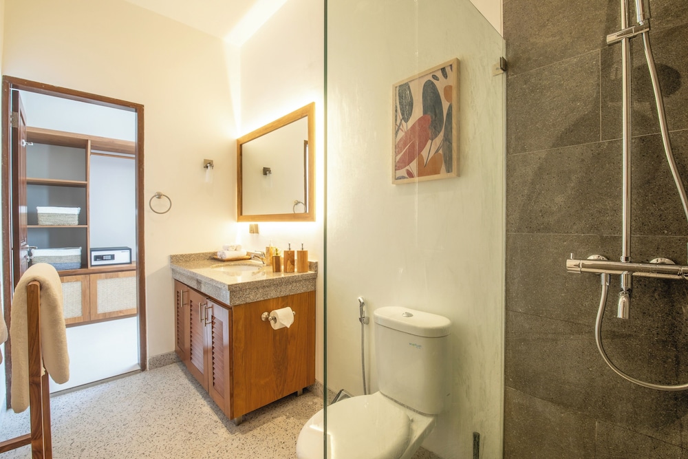 4 Bd Seminyak Retreat, Rice Fields 4 Mins to Beach