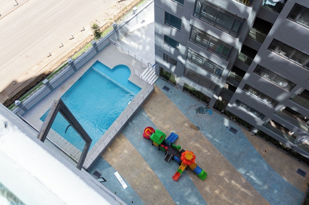 Staroot Residences