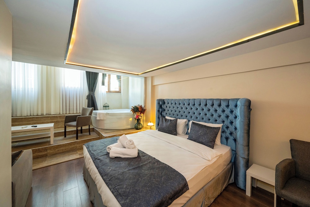 Aiza Suites - Image 18