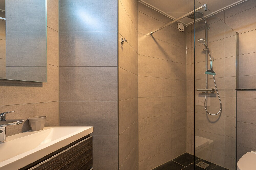 Tasteful 2-person Apartment Near the Center of De Koog