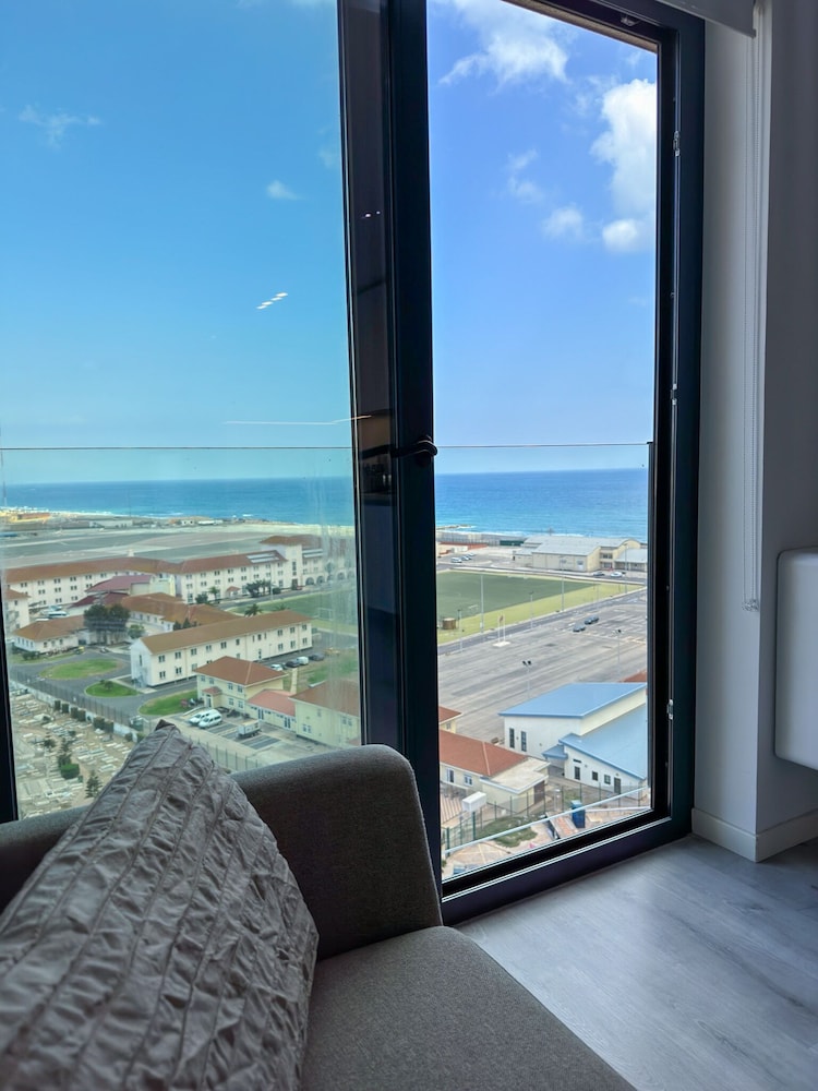 Top Floor Studio-The Hub-Self Catering