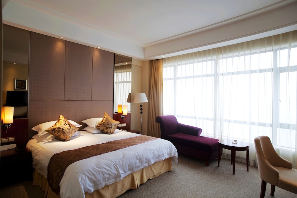 Longting New Century Hotel Qiandao Lake