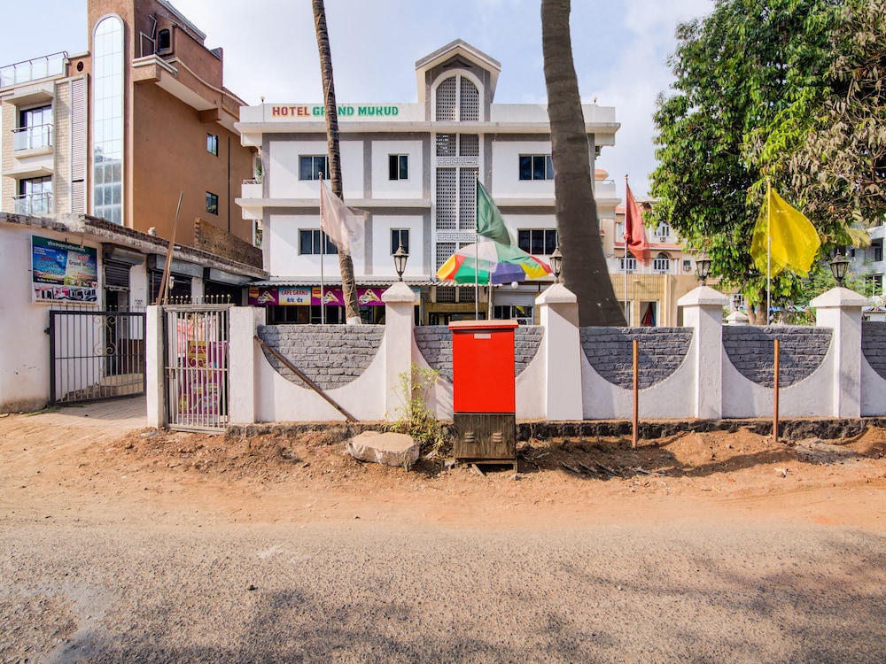 OYO 37339 Hotel Grand Murud view 3