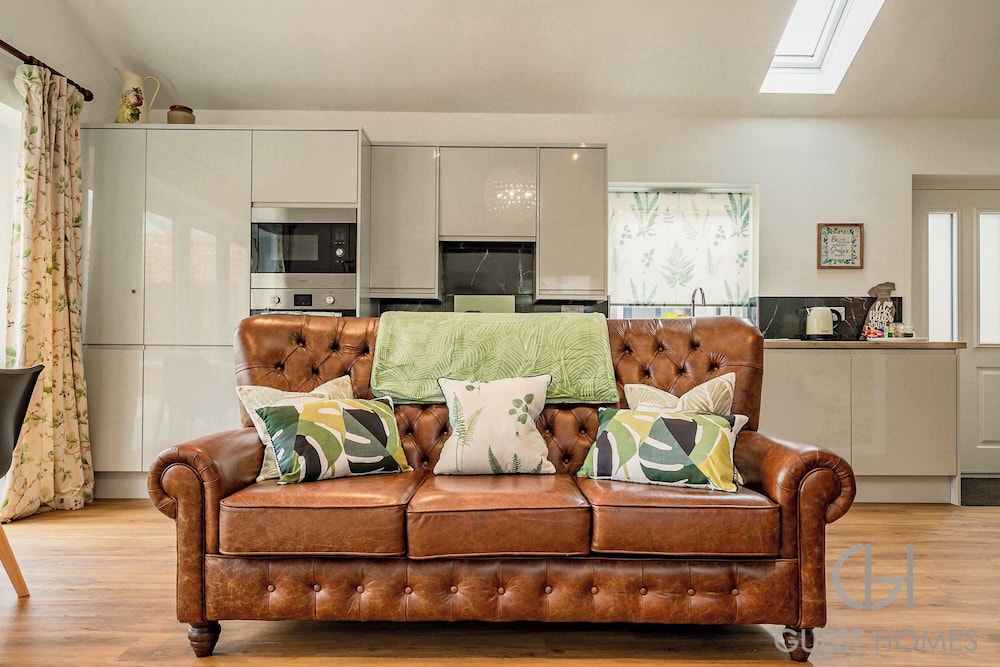 Host Stay Little Highlands