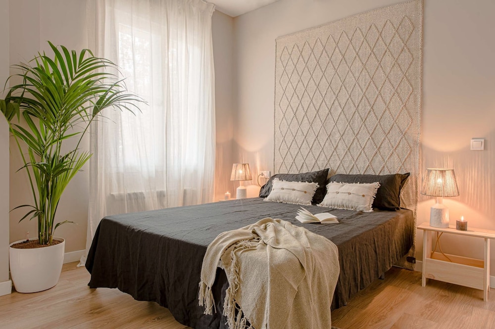 Sumatra - 3 Bedrooms and Terrace in Castellana