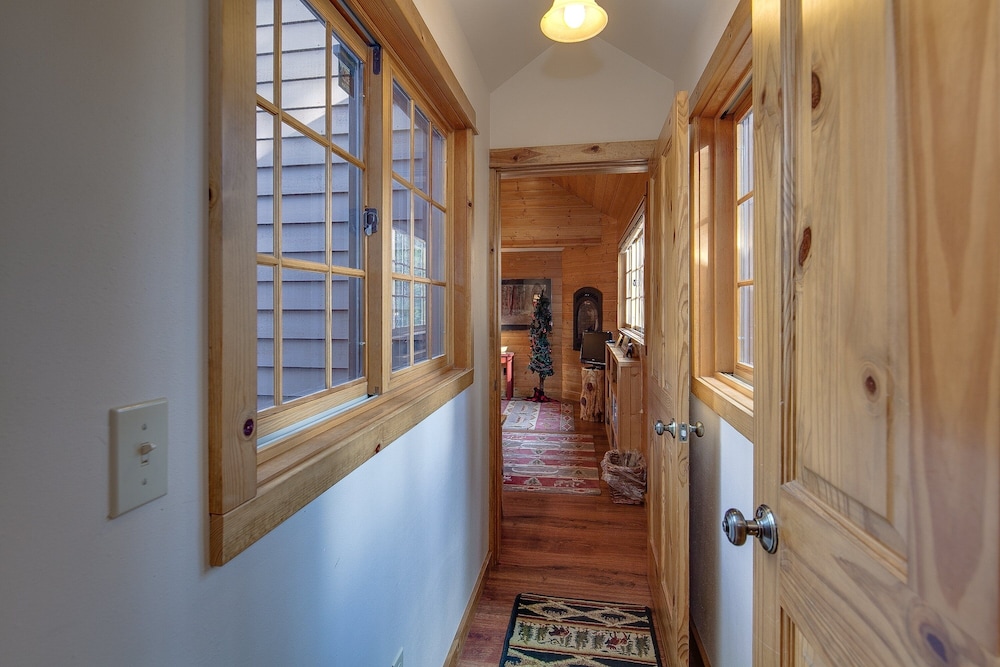 Diamond Peak 2 3 Bedroom Home