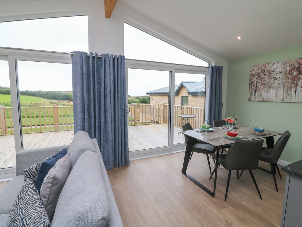 Cove Lodge