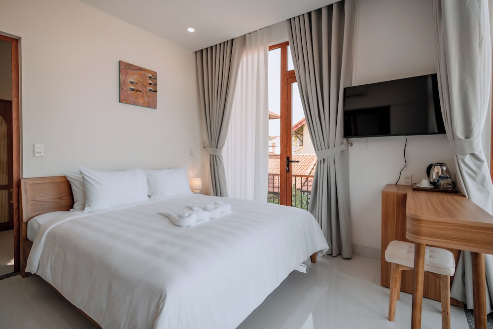 Hue Riverside Villa
