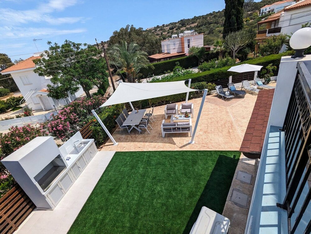 Blue Estia Villa - Pool Wifi Summer Breeze