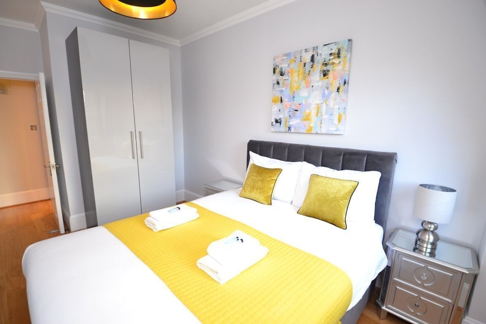 Luxury Hyde Park